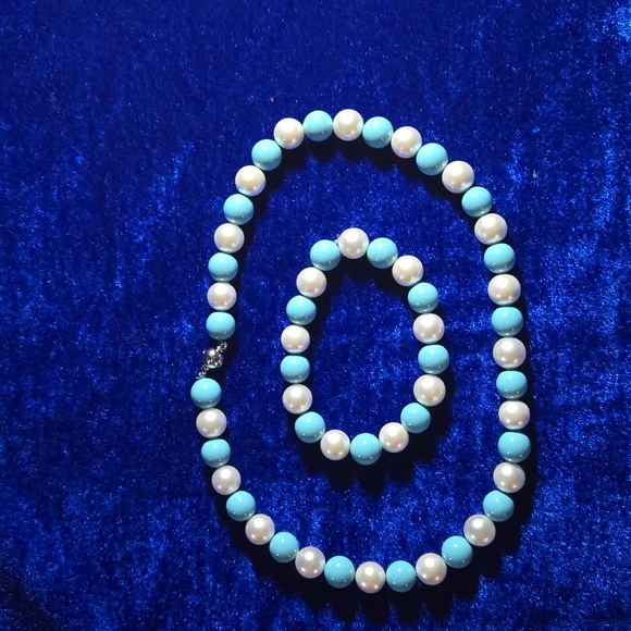 Matching Necklace & Bracelet - Picture 2 of 5